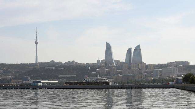 Экклстоун планирует провести ночную гонку в Баку