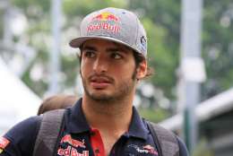 Toro Rosso продлила контракт с Карлосом Сайнсом на год
