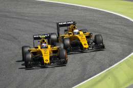 В Renault не видят смысла следить за нынешними результатами