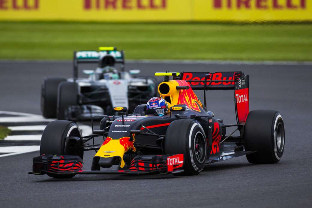 Кристиан Хорнер: "Мотор Renault уступает 45 л.с. мотору Mercedes"