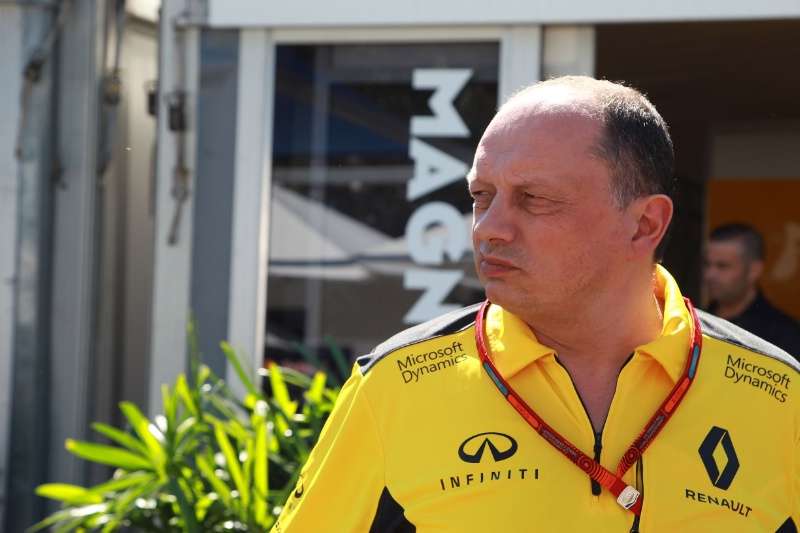 В Renault вынуждены сменить руководителя команды