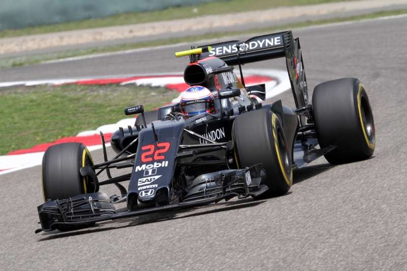 Баттон ищет ключ скорости для McLaren
