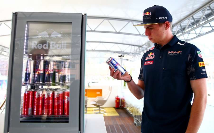 Вильнев: "В Red Bull полностью поддерживают Ферстаппена"